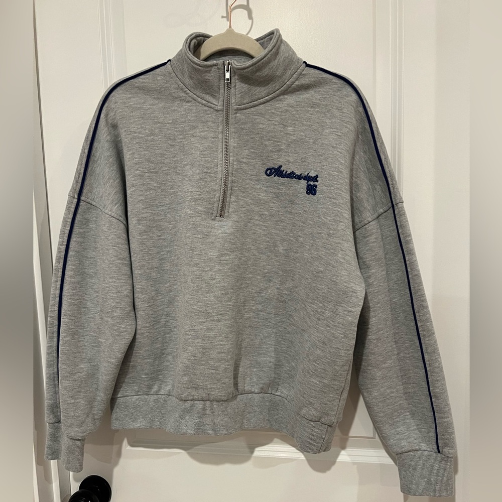 Forever 21 Gray Zip-Up Women's Sweater